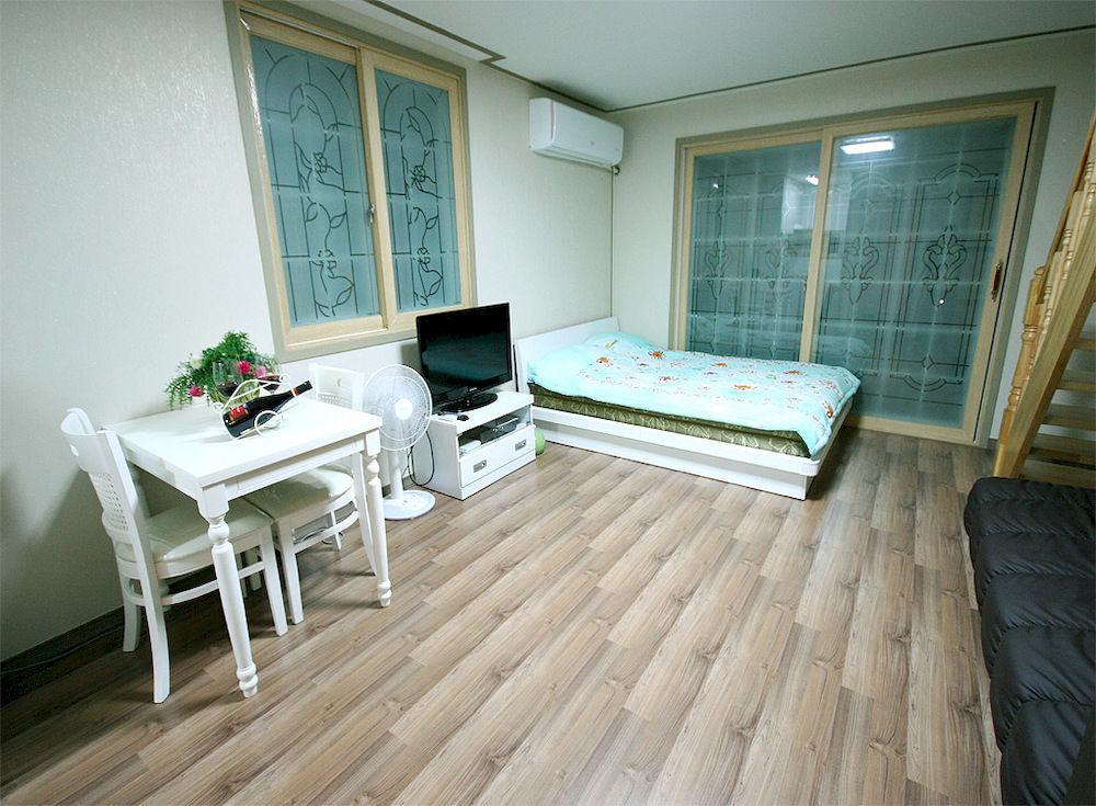 Ever Green Pension Geoje Esterno foto